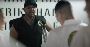 Paul Villafuerte, el sensei más <em>badass</em> de <em>Cobra Kai</em>. Foto: Especial