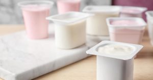 El suero mejora el yogur por sus diversos beneficios nutricionales. Foto: Shutterstock