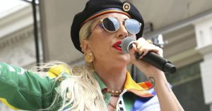 El paseador de perros de Lady Gaga recibió un disparo y dos de los bulldogs franceses de la cantante fueron robados. Foto: Saul Loeb / Pool Photo vía AP.