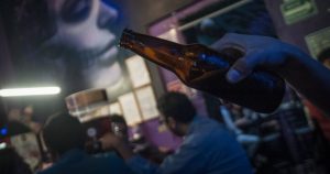 En los bares se pudo observar el alto flujo de personas. Foto: Diego Simón Sánchez, Cuartoscuro