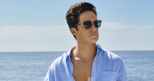 LUIS MIGUEL, LA SERIE - Temporada 2 (L to R) DIEGO BONETA as LUIS MIGUEL in episode 201 of LUIS MIGUEL, LA SERIE - Temporada 2. Cr. CAMILA JURADO/NETFLIX © 2021