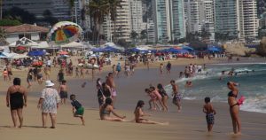 Vacacionistas en Acapulco, Guerrero. Foto: Alberto Carbajal, Cuartoscuro.
