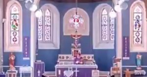 Durante una misa, un sacerdote pone por error una canción del rapero británico Black the Ripper. Foto: Especial.