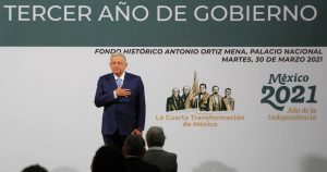 Desde julio pasado, la aprobación del mandatario se ubica en una franja de entre el 58 y el 64 por ciento, pese a la pandemia de la COVID-19. Foto: Graciela López, Cuartoscuro.
