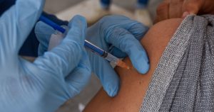 Las seguridad de las vacunas de ARN las convierte en una gran promesa de futuro en la prevención de enfermedades infecciosas. Foto: Crisanta Espinosa, Cuartoscuro. 