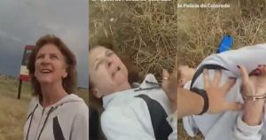 El agente de Policía Austin Hopp detuvo a la mujer tras pedirle que dejara de caminar y hablara con él. Sin embargo, cuando Garner no lo hizo, el oficial la agarró, la puso contra el suelo y la esposó. Foto: Especial, captura de video. 