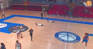 Jugadores de básquet israelíes se tiraron al suelo. Foto: Especial