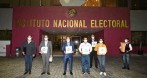 Registro de la coalición "Va por México" ante el INE.