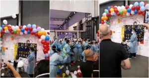 Festejo del último paciente COVID en la Unidad Temporal Citibanamex. Foto: Captura de video.