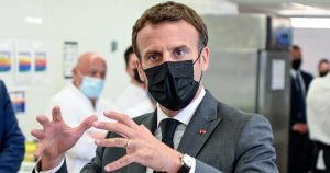El Presidente francés Emmanuel Macron fue abofeteado por un hombre durante una visita oficial. Foto: Philippe Desmazes, vía AP