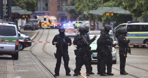 La policía acude al lugar de un ataque en Würzburg, Alemania. Foto: Karl-Josef Hildenbrand, AP.