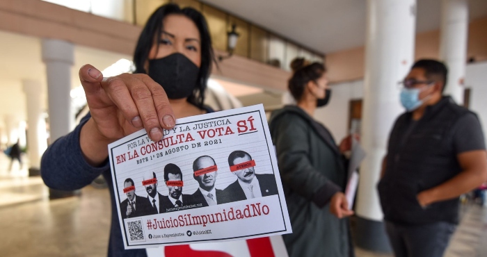 Promueven en la ciudad de Toluca la Consulta Popular de Juicio a Exresidentes que se realizará el próximo 1 de agosto.