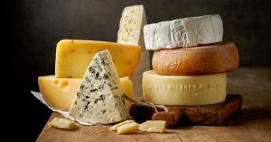 Existen varias opciones en nuestro país para conocer el proceso de elaboración del queso. Foto: Shutterstock