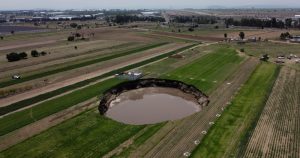 El socavón en Puebla. Foto: AP. 