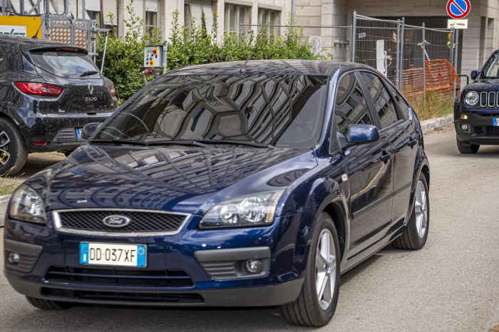 El Papa Francisco sale del hospital en su Ford, 10 días después de una cirugía programada en la que se le extirpó la mitad del colon, el miércoles 14 de julio de 2021.