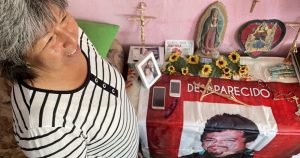 Arañar la tierra, hurgar el desierto. Cómo los desaparecidos unieron familias