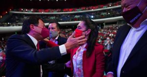 Mario Delgado y Claudia Sheinbaum celebraron esta noche tres años del triunfo de AMLO. Foto: Morena. 
