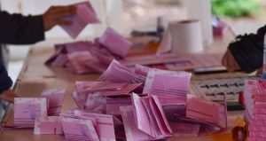 Cierra de las mesas receptoras de la consulta popular 2021 en la ciudad de Toluca.