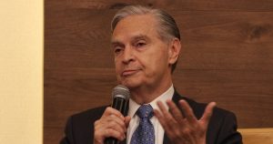 Tras orden de aprehensión en su contra, Derbez pide licencia como rector de la UDLAP. Foto: Isaac Esquivel, Cuartoscuro