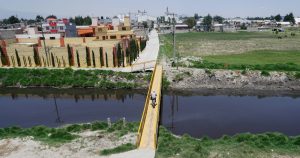 A medida que la ciudad de Lerma se transformó en un centro industrial, las aguas residuales de las fábricas convirtieron el río Lerma en uno de los más contaminados de México. Foto: Aline Suárez del Real, GPJ Mexico /Archivo.

