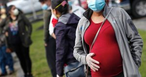 La estrategia para prevenir que niñas y adolescentes se conviertan en madres está encabezada por el Gobierno Federal, a través de distintas dependencias. Foto: Charles Krupa, AP