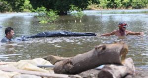 A tres semanas del paso del huracán "Nora", la comunidad el Pozole continúa bajo el agua. Foto: Rafael Villalba, Noroeste.