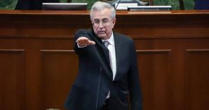 En su primera participación oficial como Gobernador, Rocha Moya reconoció el trabajo que se hizo durante la transición del cambio de poderes y agradeció la presencia de su familia. Foto: Rubén Rocha Moya, Facebook.