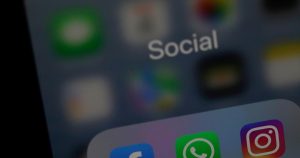 La siguiente revolución industrial buscará la unión de lo humano, lo físico y lo digital. Foto: Andrej Cukic, EFE