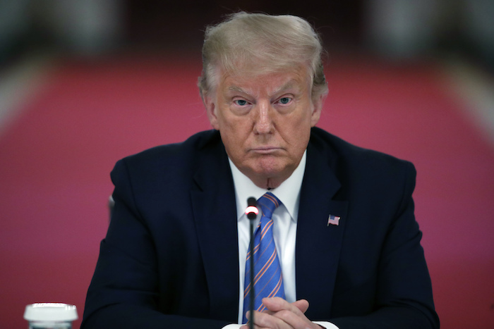 El entonces Presidente Donald Trump participó en el evento "Diálogo Nacional sobre la Reapertura Segura de las Escuelas de Estados Unidos", en la Casa Blanca, el martes 7 de julio de 2020, en Washington.
