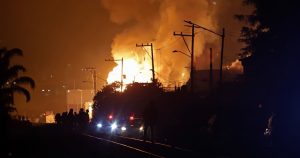 Fuga en una toma clandestina de gasolina causó una explosión en la Junta Auxiliar de San Pablo Xochimehuacán. Foto: Cuartoscuro