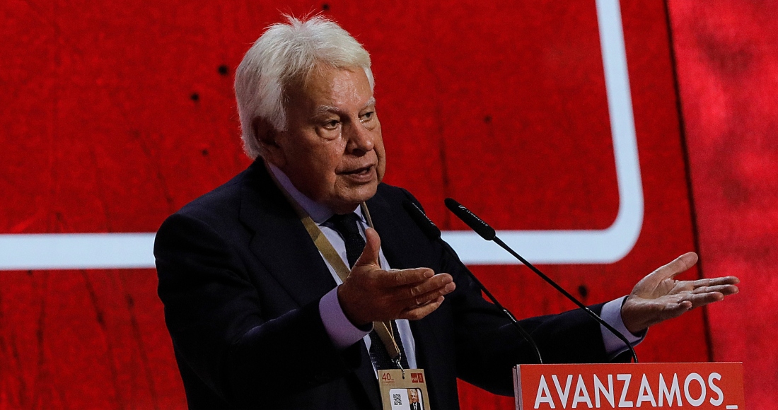 El expresidente del Gobierno, Felipe González, interviene en el acto de apertura oficial, en la segunda jornada del 40 Congreso Federal del PSOE, en la Feria de Valencia, a 16 de octubre de 2021, en Valencia, Comunidad Valenciana (España).