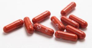 El molnupiravir es un profármaco (un agente farmacológico que necesita activarse dentro del cuerpo) del análogo ribonucleósido activo β-d-N4-hidroxicitidina. Foto: EFE/Merck Sharp & Dohme Corp