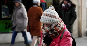 La creencia popular es que las tasas de depresión y suicidio aumentan en Navidad. Foto: Jesús Diges, EFE