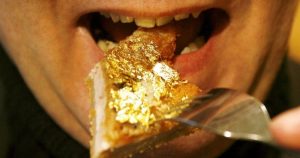 El dispositivo, llamado Taste the TV (TTTV), cuenta con 10 botes cuyos saborizantes se liberan para crear el sabor de un alimento concreto. Foto: Roland Weihrauch, EFE