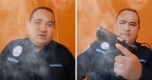 En el video, que supuestamente fue grabado en la oficina de Serrano, se observa cómo emplea su uniforme oficial, además de manipular un arma de fuego, mientras realiza la parodia cómica, la cual contiene alusiones al consumo de drogas, además de utilizar un lenguaje soez y misógino. Foto: Captura de video.