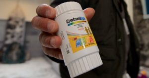 Es bien conocido que las sustancias activas ejercen su acción a una determinada concentración y que lo que puede ser beneficioso a concentración fisiológica puede ser tóxico en mayor cantidad. Foto: Artemio Guerra Baz, Cuartoscuro