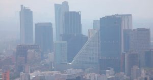 Entre las restricciones se encuentra la circulación, por lo que se activó el doble "Hoy No Circula" para este sábado 21 de mayo. Foto: Sashenka Gutiérrez, EFE