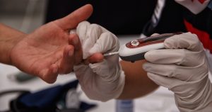 Desde muchos ángulos, parece claro que una intervención temprana, intensa y amplia en la diabetes tipo 2 y en las enfermedades precedentes reduce el riesgo de complicaciones microvasculares y macrovasculares. Foto: Misael Valtierra, Cuartoscuro