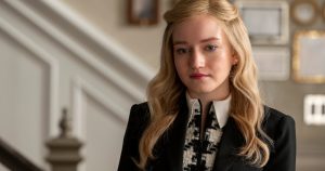 Anna. Julia Garner como Anna Delvery. Foto: Netflix