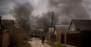 En los estudios que se realizan sobre el comportamiento humano, el conflicto se define como una lucha o competencia entre individuos o entre grupos de individuos. Foto: Emilio Morenatti, AP