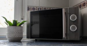 Cualquier alimento que contenga proteínas y azucares, cuando es calentado (aunque sea a baja temperatura y por cortos periodos de tiempo) sufre una pérdida de aminoácidos por interacciones entre estos dos nutrientes. Foto: Violeta Tovar, EFE