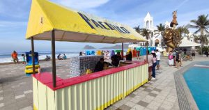 El Gobierno local dio permisos especiales para que se venda cerveza en las vías públicas con motivo de Semana Santa. Foto: Noroeste.