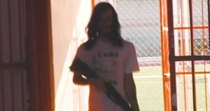 Universidad de Sonora anuncia sanción contra joven que grabó video portando un rifle