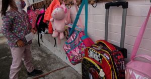 "Justicia, Justicia", son las consignas que lanzaron los manifestantes para exigir a la directora que entregue al profesor acusado del abuso sexual. Foto: Imagen ilustrativa, Galo Cañas, Cuartoscuro.