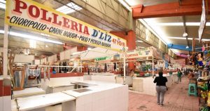 Soldados vigilan el mercado Baltazar R. Leyva Mancilla tras el asesinato comerciantes relacionados con la venta de pollo en Chilpancingo. Foto: Dassaev Téllez, Cuartoscuro.
