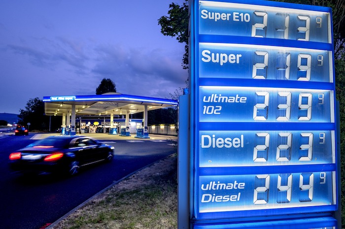Precios en una gasolinera en Fráncfort, Alemania, el 1 de septiembre de 2022, un día después de que finalizó un subsidio del Gobierno al combustible.