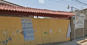 De acuerdo con el reporte, la agresión ocurrió este miércoles durante la clase de ´Tecnologías´, la cual es impartida por la víctima dentro del plantel Ignacio López Rayón, ubicado en el barrio de San Miguel Acuitlapilco, del municipio de Chimalhuacán. Foto: A Fondo.