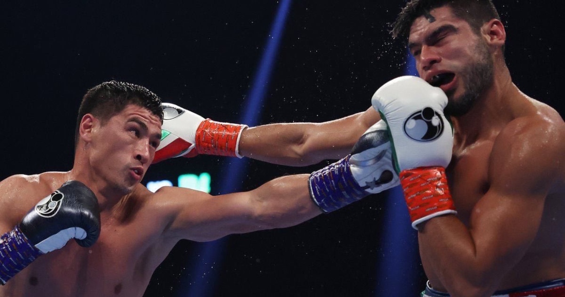 Para el cuarto round, Bivol insistió y conectó de derecha en el rostro del sinaloense, que se fue contra las cuerdas. Foto: Twitter vía @bivol_d