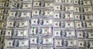 Los choques financieros de los últimos años obligan a cambiar la arquitectura monetaria mundial, dicen economistas. Foto: Cuartoscuro. 