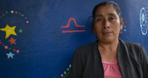 Teresa de Jesús Jiménez Hernández perdió a su marido Jaime en 2007, fallecido en el desierto tras cruzar a Estados Unidos. Recibió un cuerpo mutilado y, tres años después, pudo enterrarlo sin albergar dudas sobre su identidad. Foto: Orsetta Bellani, A dónde van los desaparecidos